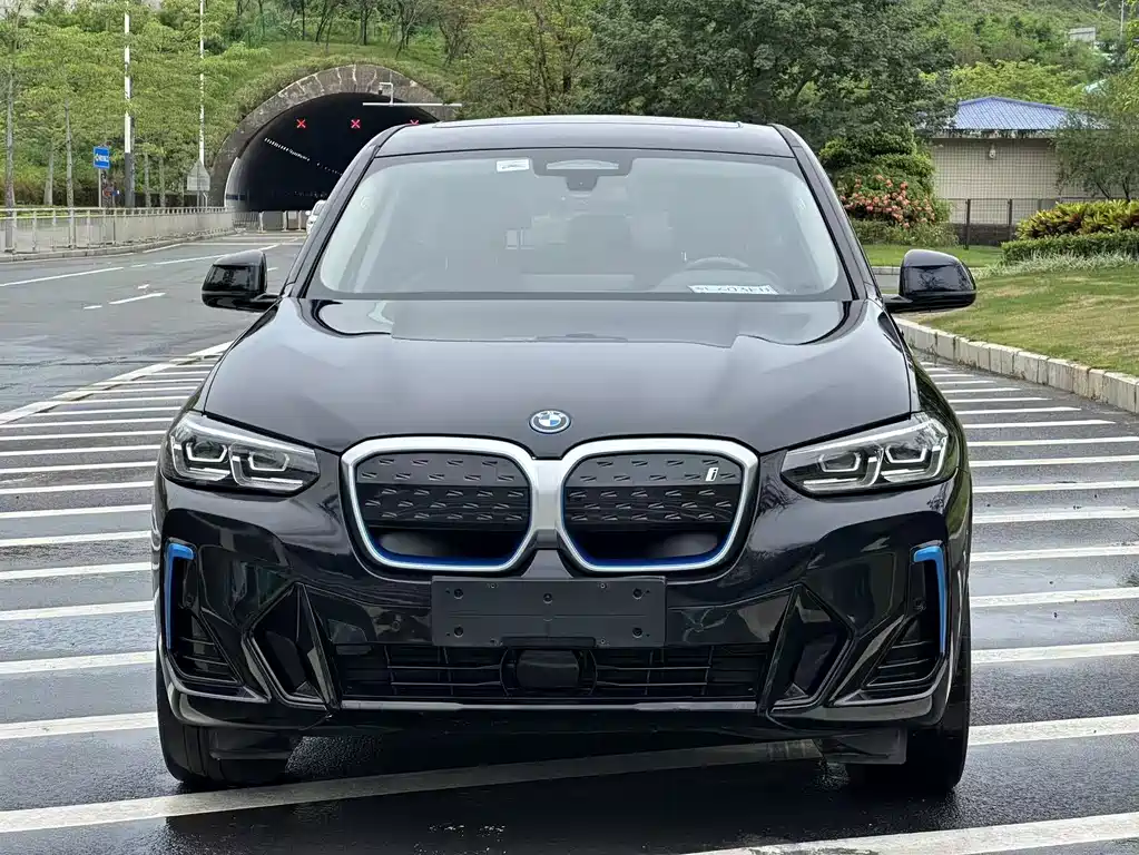 BMW iX3 2022 — фото 2