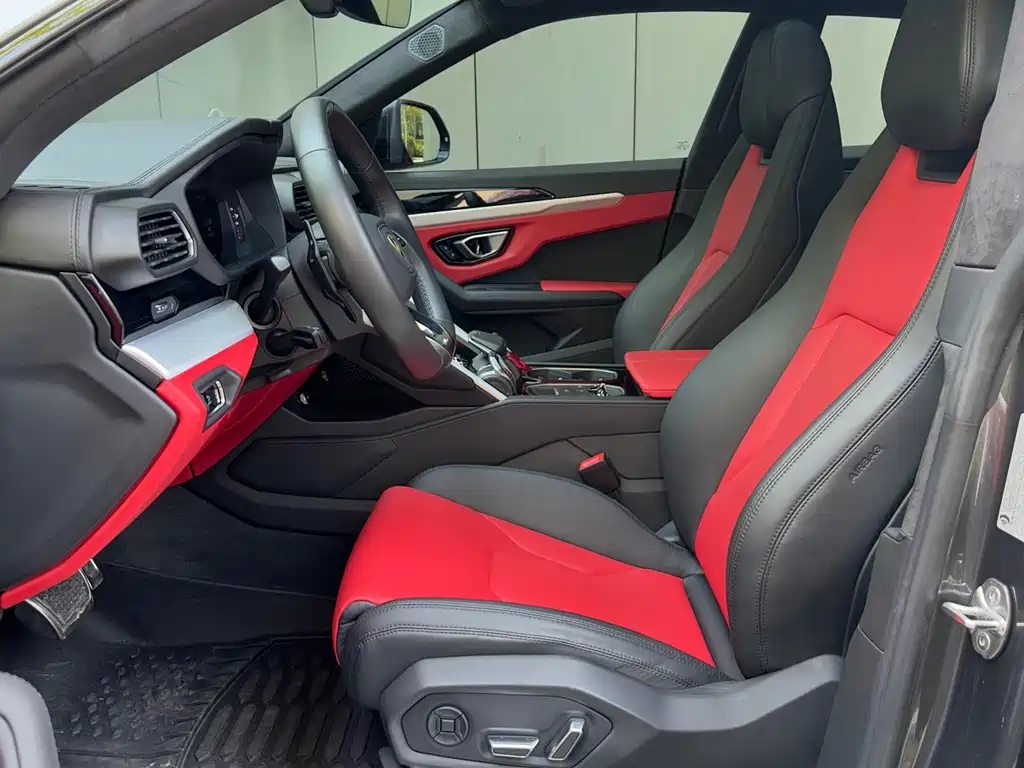 Lamborghini Urus 2019 — фото 10