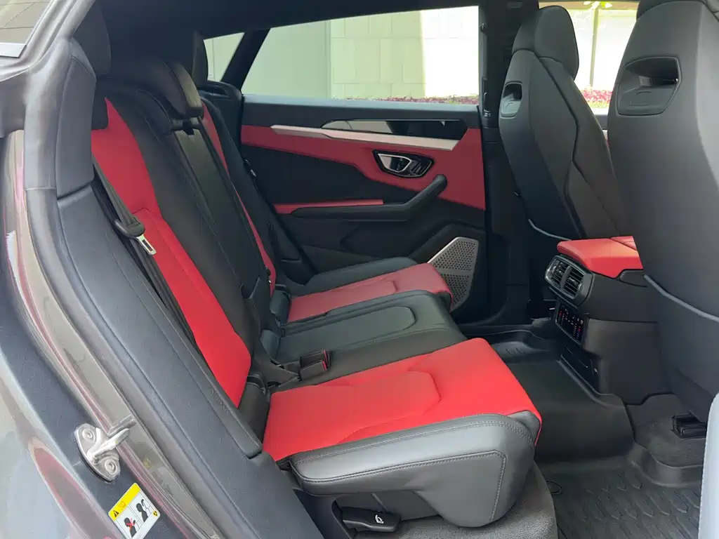 Lamborghini Urus 2019 — фото 16
