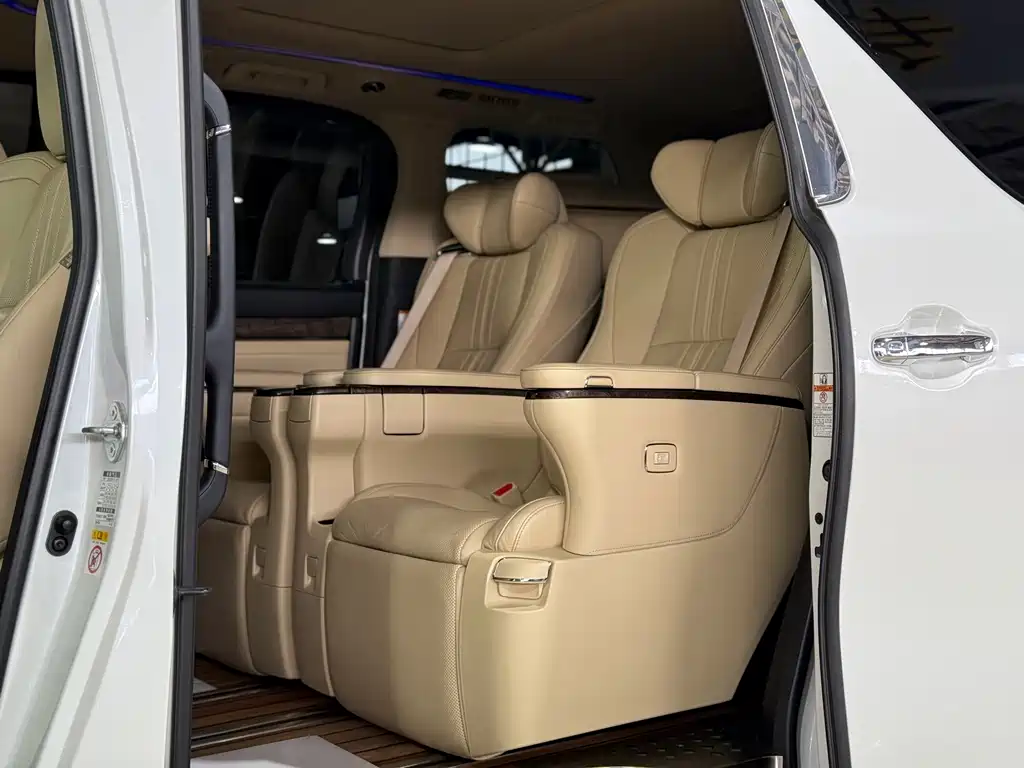 Toyota Alphard 2019 — фото 12