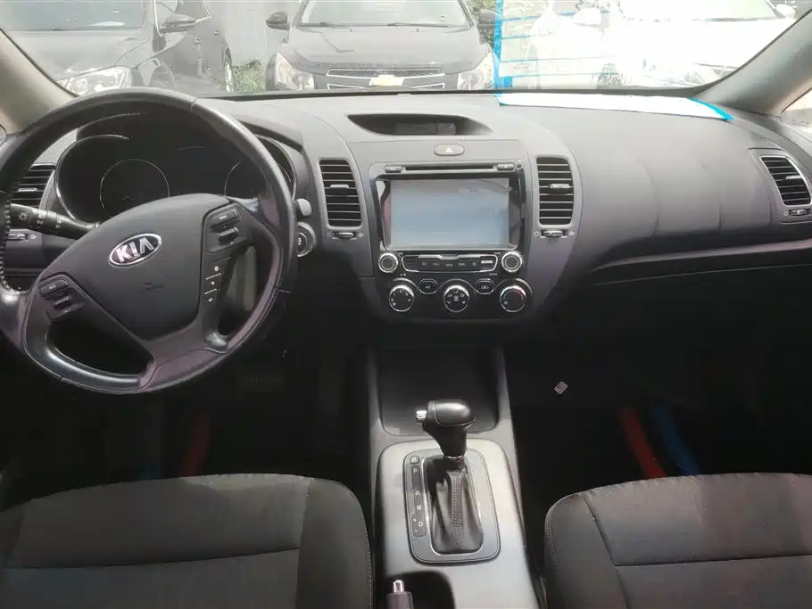 Kia K3 2015 — фото 12
