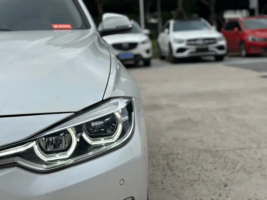 BMW 3 Series 2017 — фото 9
