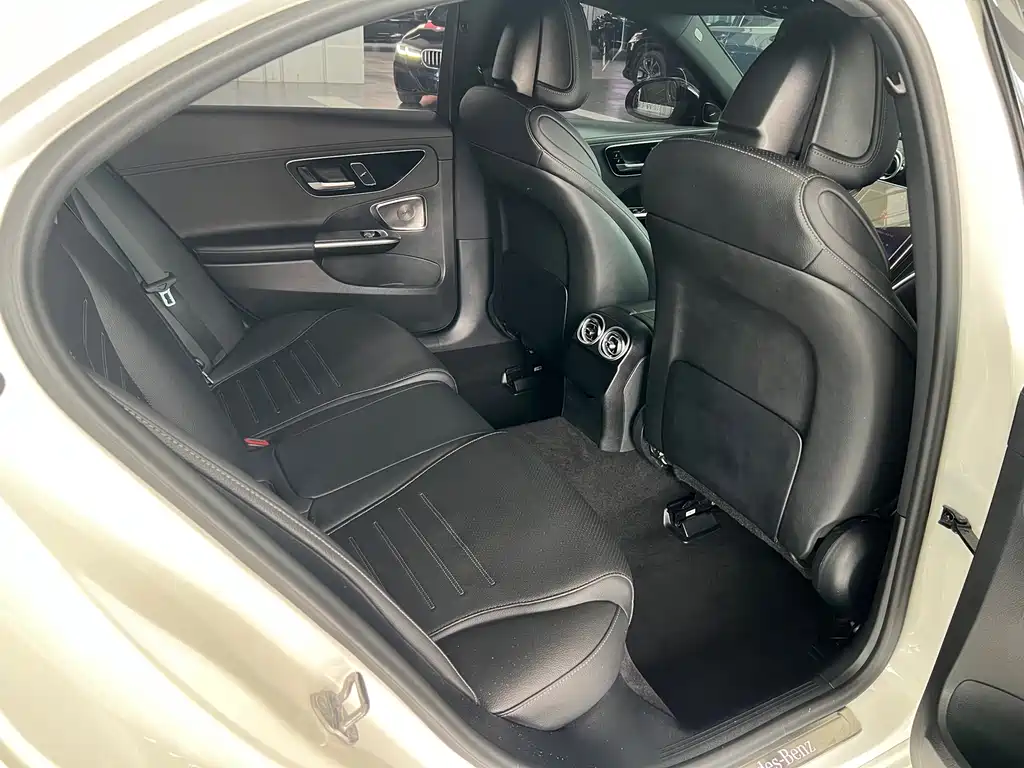 Mercedes-Benz C-Class 2022 — фото 11