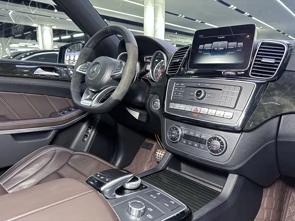 Mercedes-Benz GLS AMG 2018 — фото 12