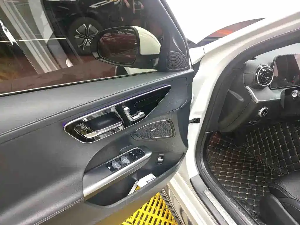 Mercedes-Benz C-Class 2022 — фото 8