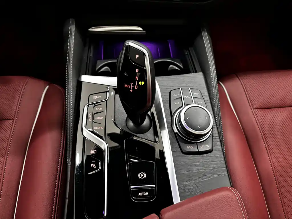 BMW 5 Series New Energy 2022 — фото 17