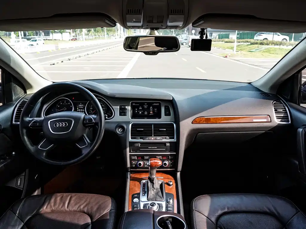 Audi Q7 2015 — фото 9