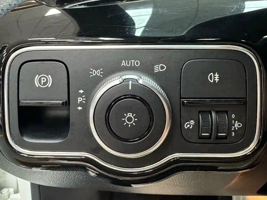 Mercedes-Benz A-Class 2022 — фото 14