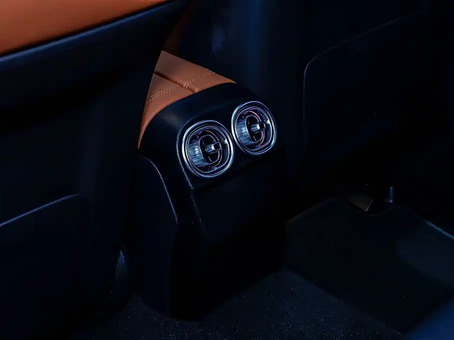 Mercedes-Benz C-Class New Energy 2025 — фото 20