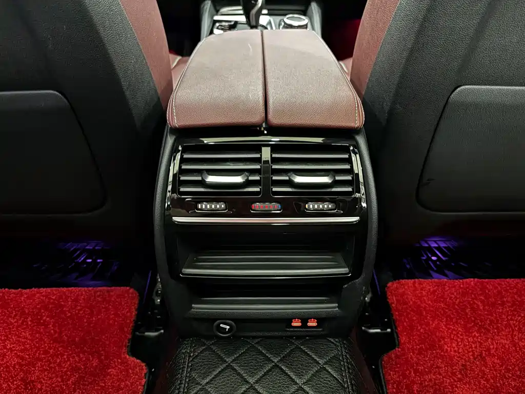 BMW 5 Series New Energy 2022 — фото 18