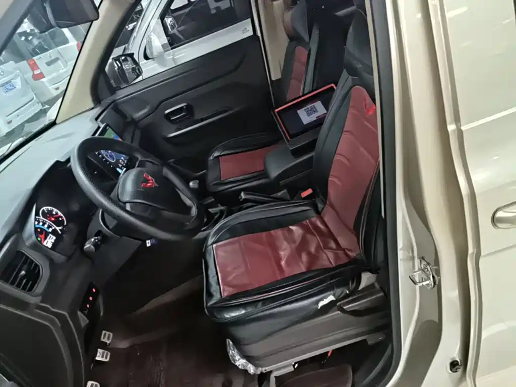 Wuling Hongguang V 2024 — фото 15