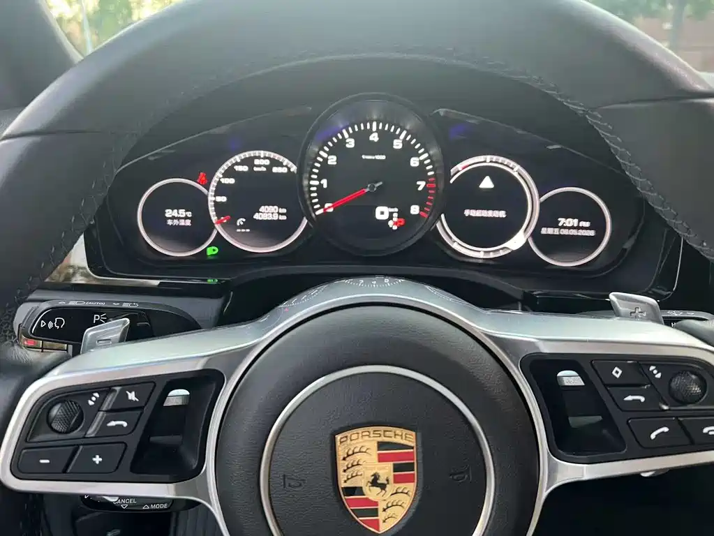 Porsche Cayenne 2021 — фото 10