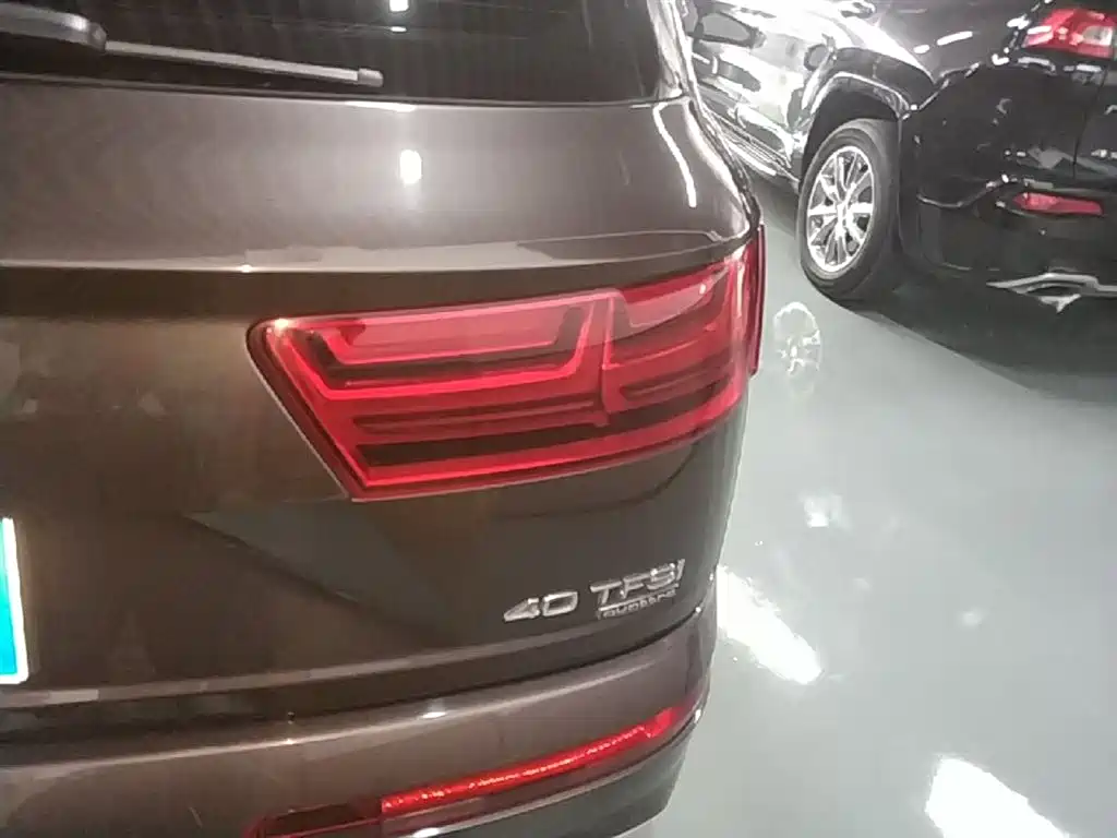 Audi Q7 2017 — фото 8
