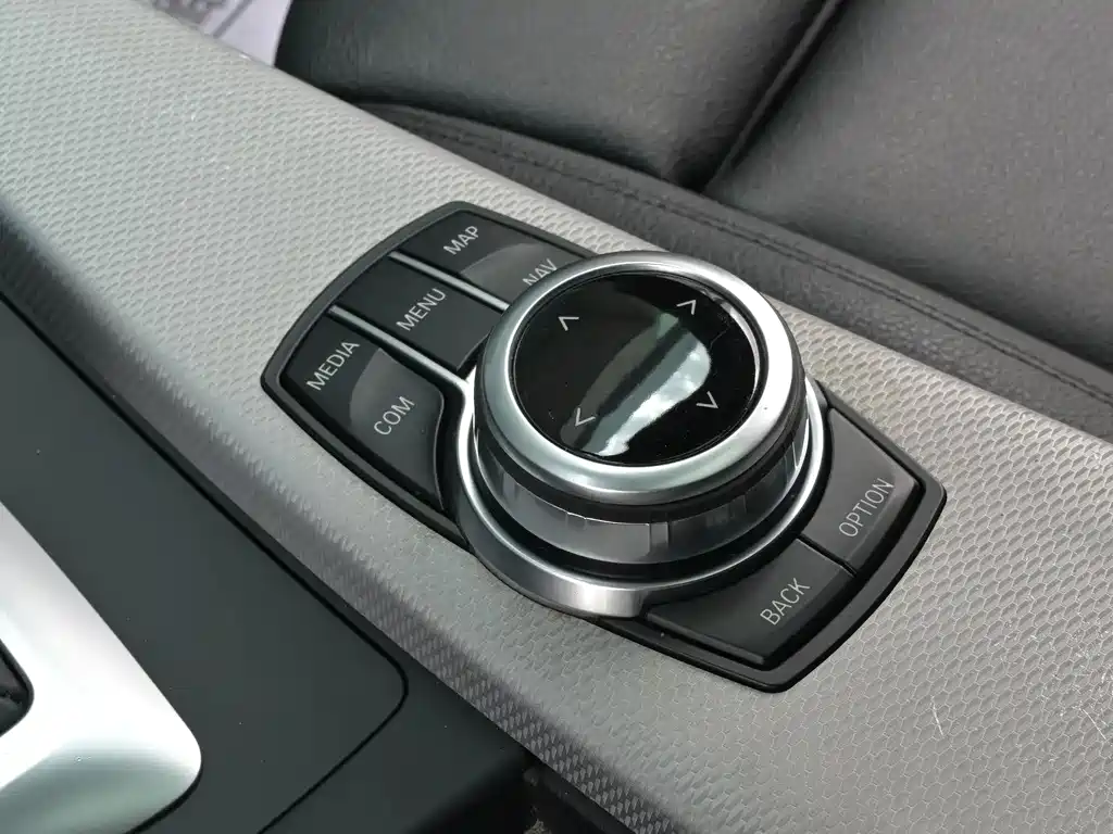 BMW 3 Series GT 2018 — фото 15