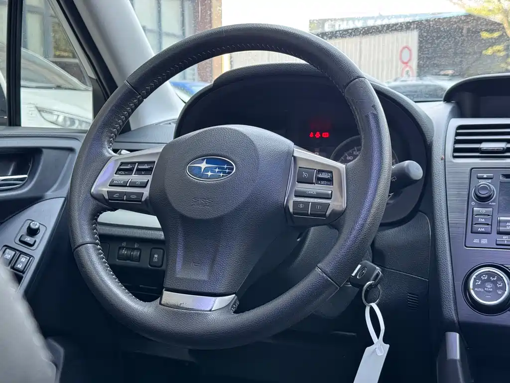 Subaru Forester 2015 — фото 16