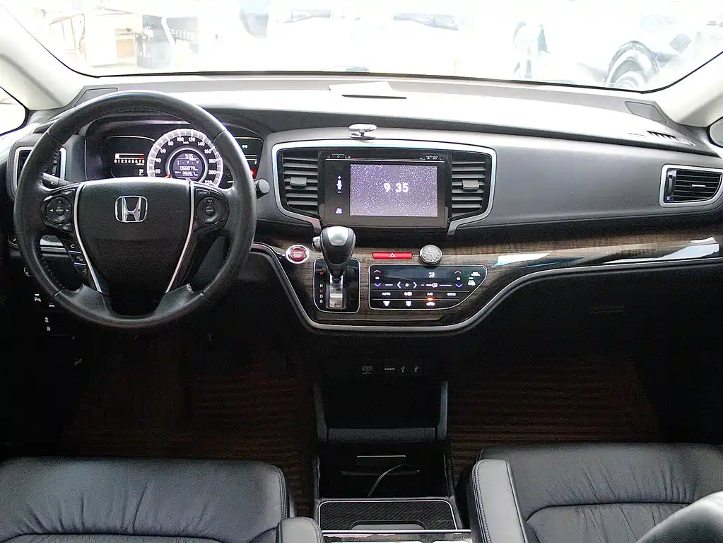 Honda Odyssey 2018 — фото 4