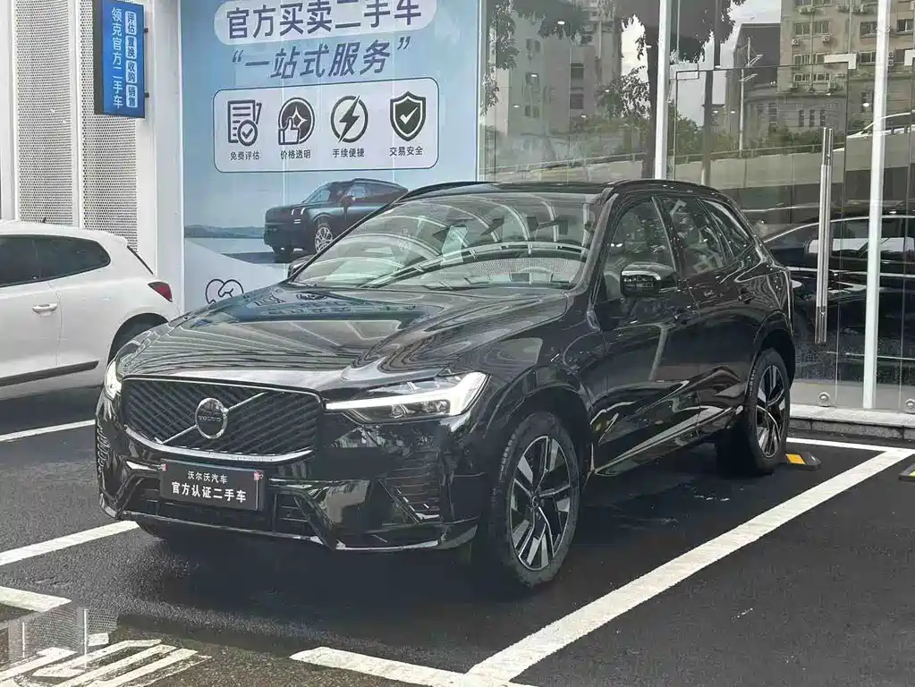 Volvo XC60 2025