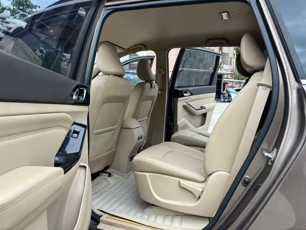 Baojun 730 2015