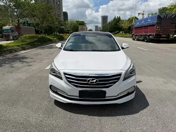 Hyundai Mistra 2014
