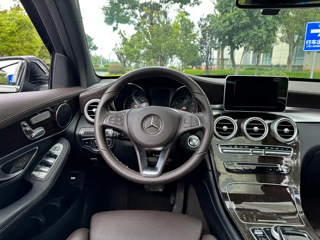 Mercedes-Benz GLC 2019 — фото 10