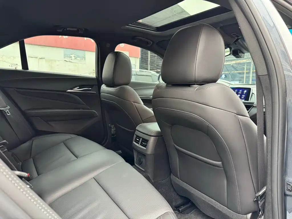 Cadillac CT4 2021 — фото 16