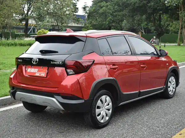 Toyota Yaris L 2021