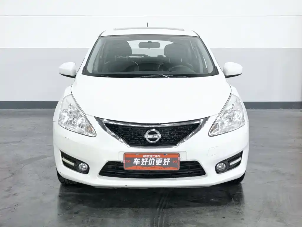 Nissan Tiida 2015
