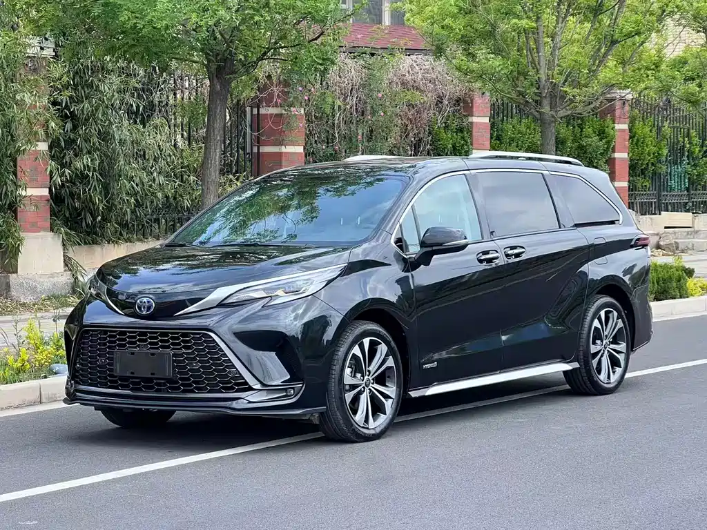 Toyota Granvia 2024