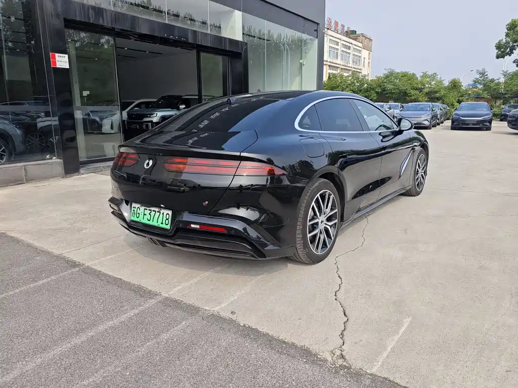 Denza Z9 2025