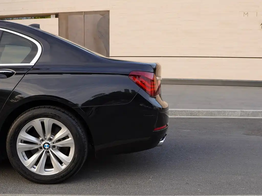 BMW 7 Series 2013 — фото 25