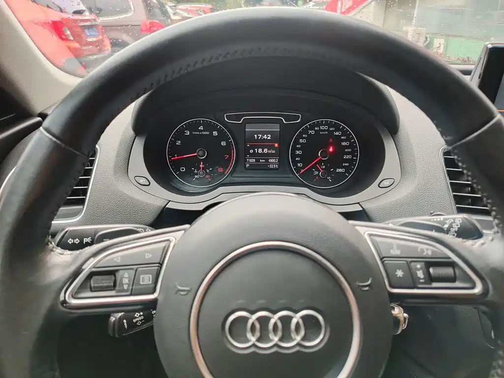 Audi Q3 2014 — фото 10