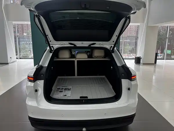 Li Auto i6 2025