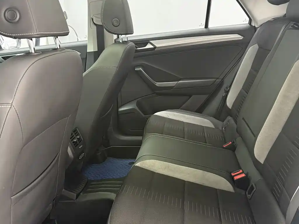 Volkswagen T-Roc 2022 — фото 17