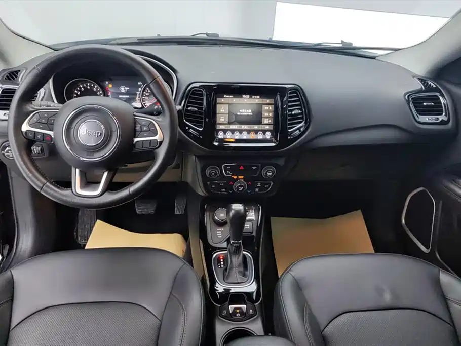 Jeep Compass 2019 — фото 12