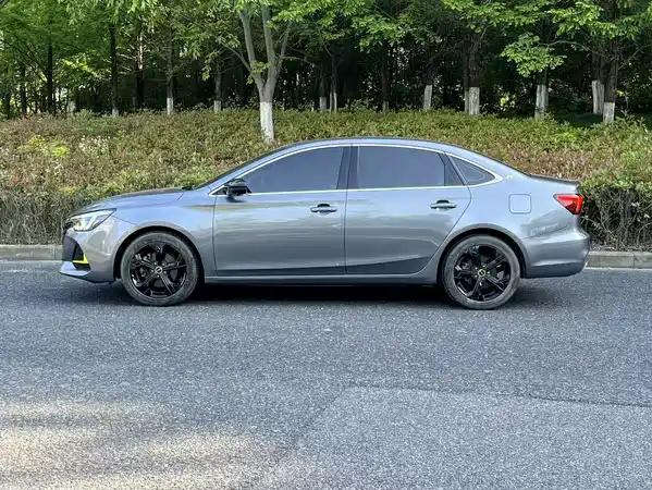 Roewe i6 MAX 2020