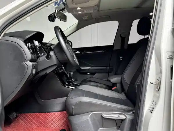 Volkswagen T-Roc 2021