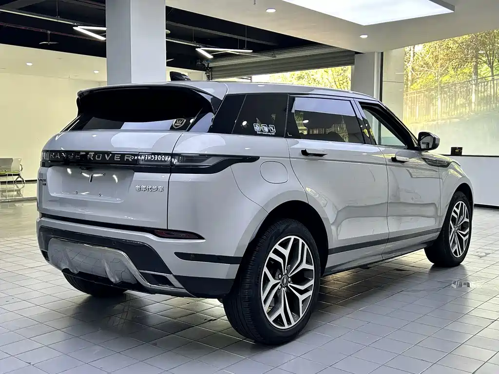 Land Rover Range Rover Evoque 2024 — фото 9