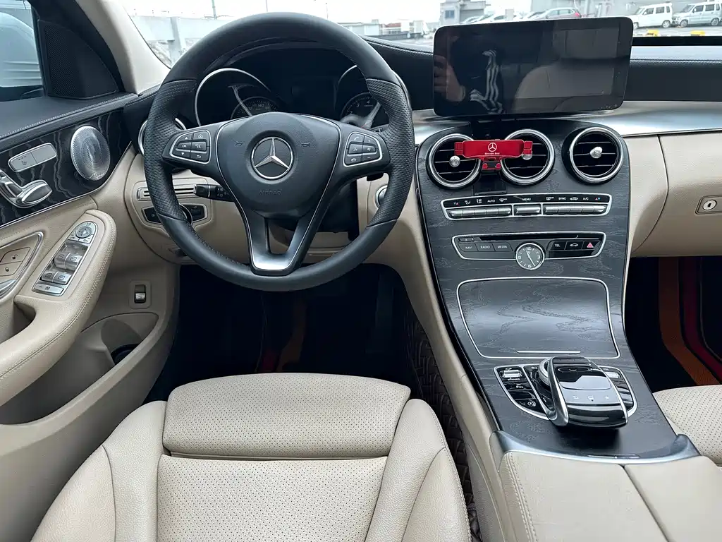 Mercedes-Benz C-Class 2016 — фото 19