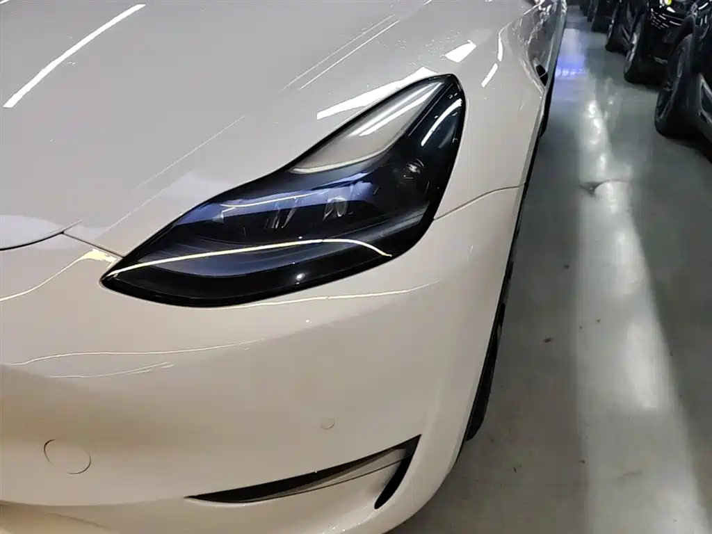 Tesla Model Y 2023 — фото 24