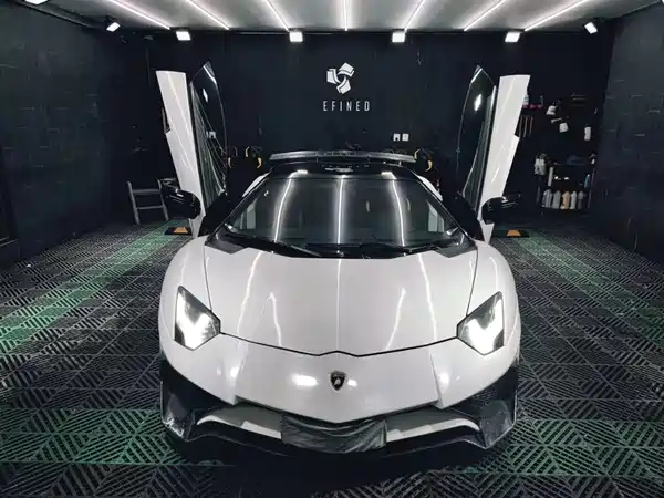 Lamborghini Aventador 2011