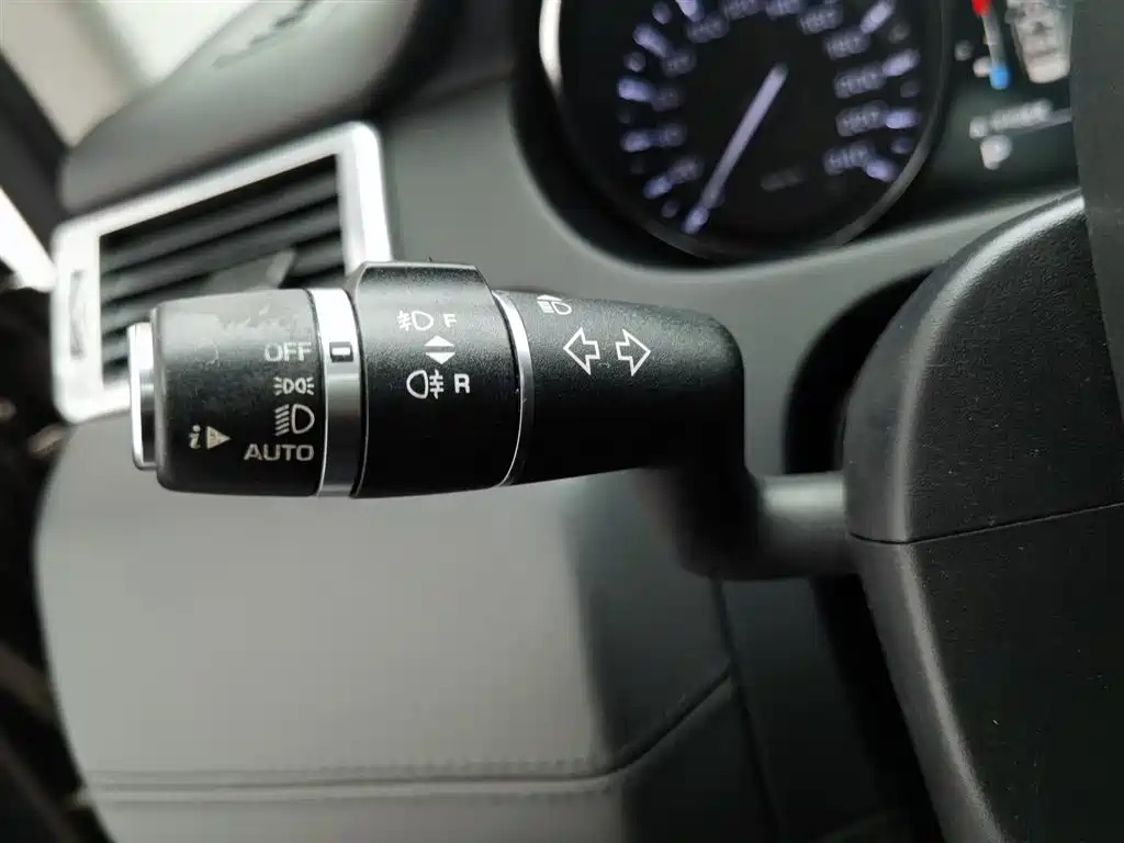 Land Rover Discovery Sport 2015 — фото 21