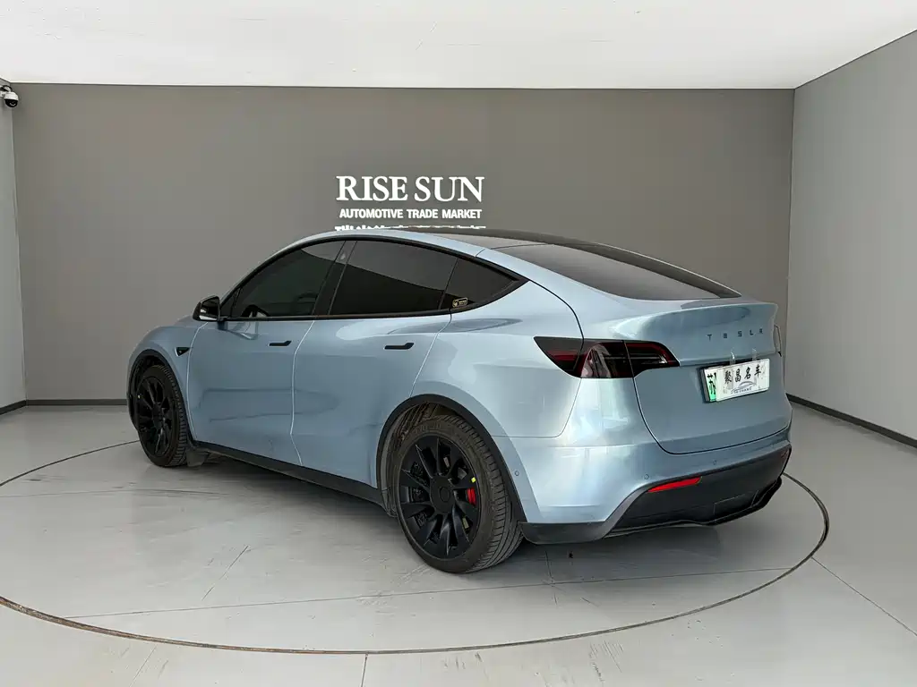Tesla Model Y 2023 — фото 14