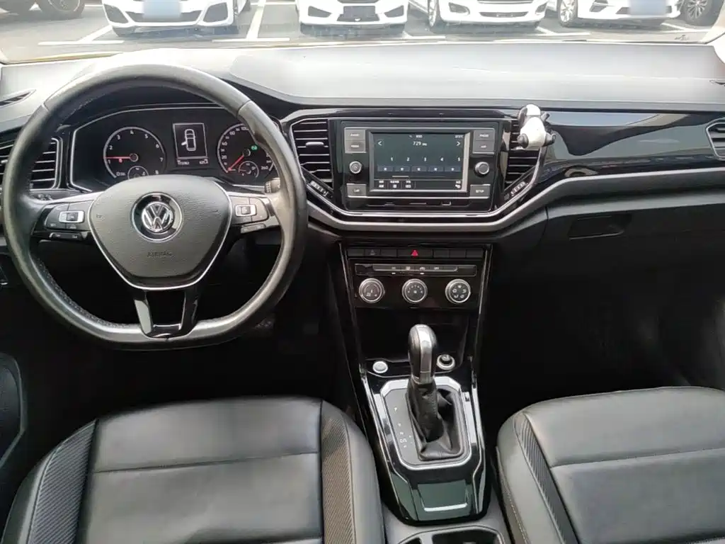 Volkswagen T-Roc 2018 — фото 10