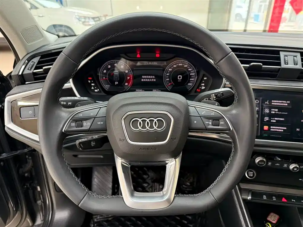 Audi Q3 2023 — фото 11