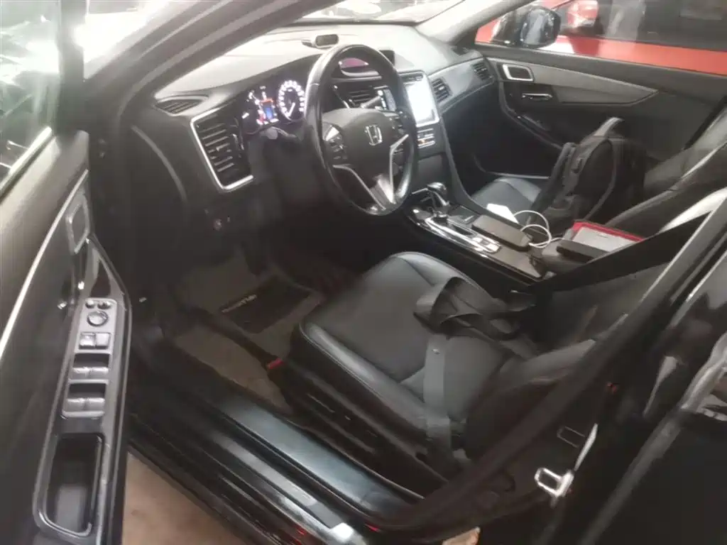 Honda Spirior 2015 — фото 16