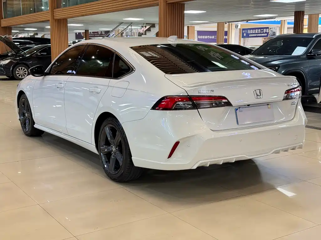Honda Inspire 2025 — фото 22