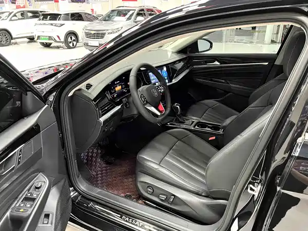 Volkswagen Passat 2023