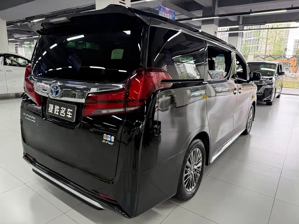 Toyota Alphard 2022 — фото 8