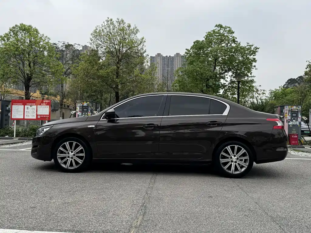 Peugeot 408 2016 — фото 17