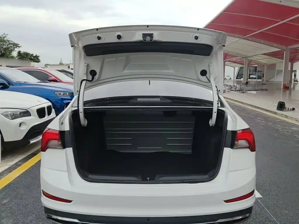 Skoda Rapid 2023 — фото 19
